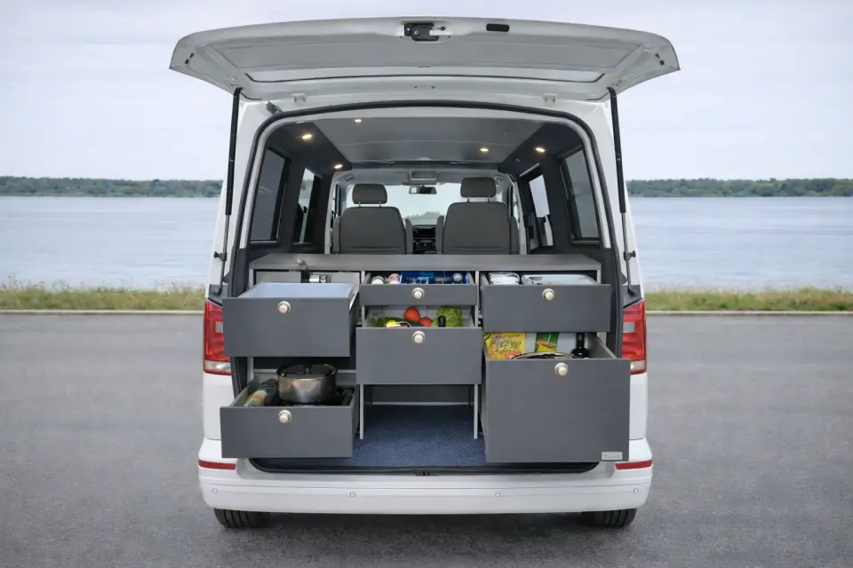 Heckschrank VW T6 Camper – Schubladen und Fächer für Campingzubehör