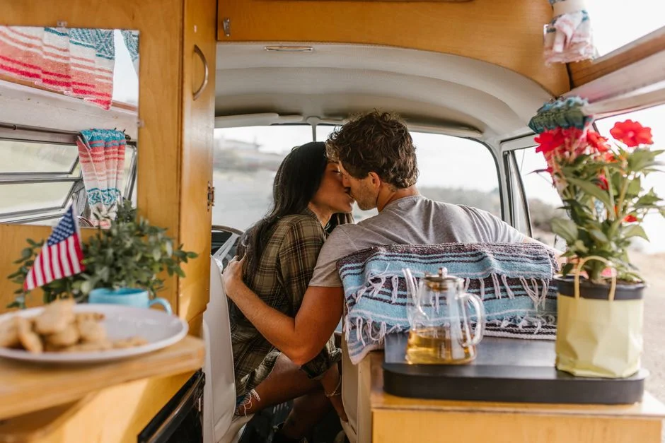 Flexibler Campervan-Ausbau: modulare Alternative zum VW California Beach im Alltag