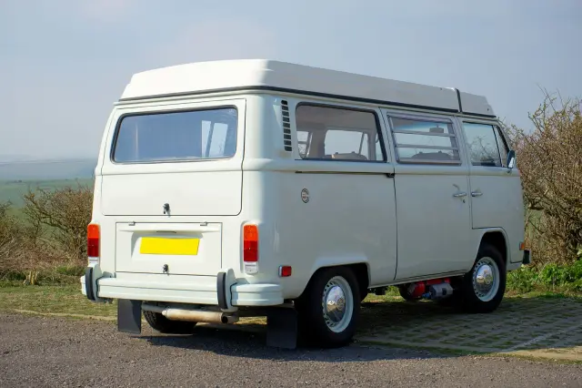 Liegefläche im VW T6 Camper: Maße, Körpergröße und was wirklich passt